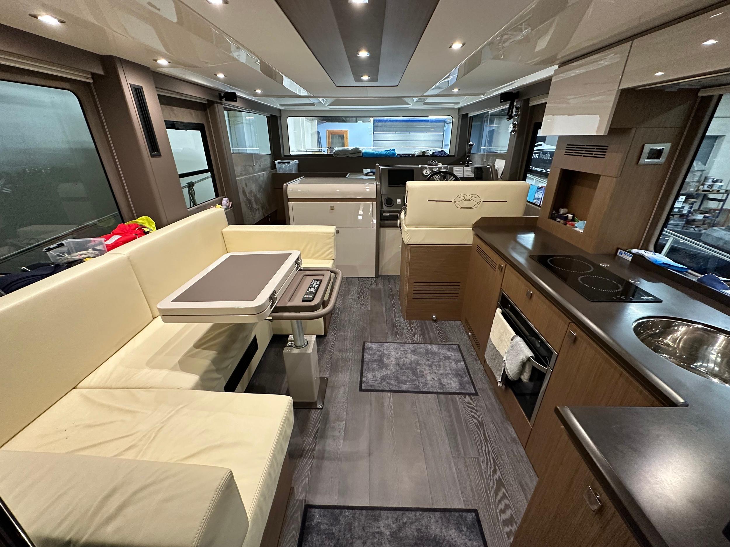 Cranchi T43 Eco Trawler Long Distance