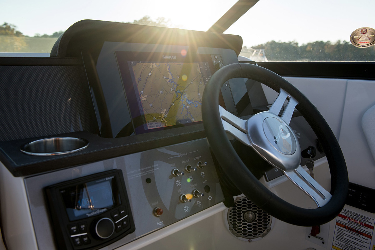 Sea Ray SDX 250