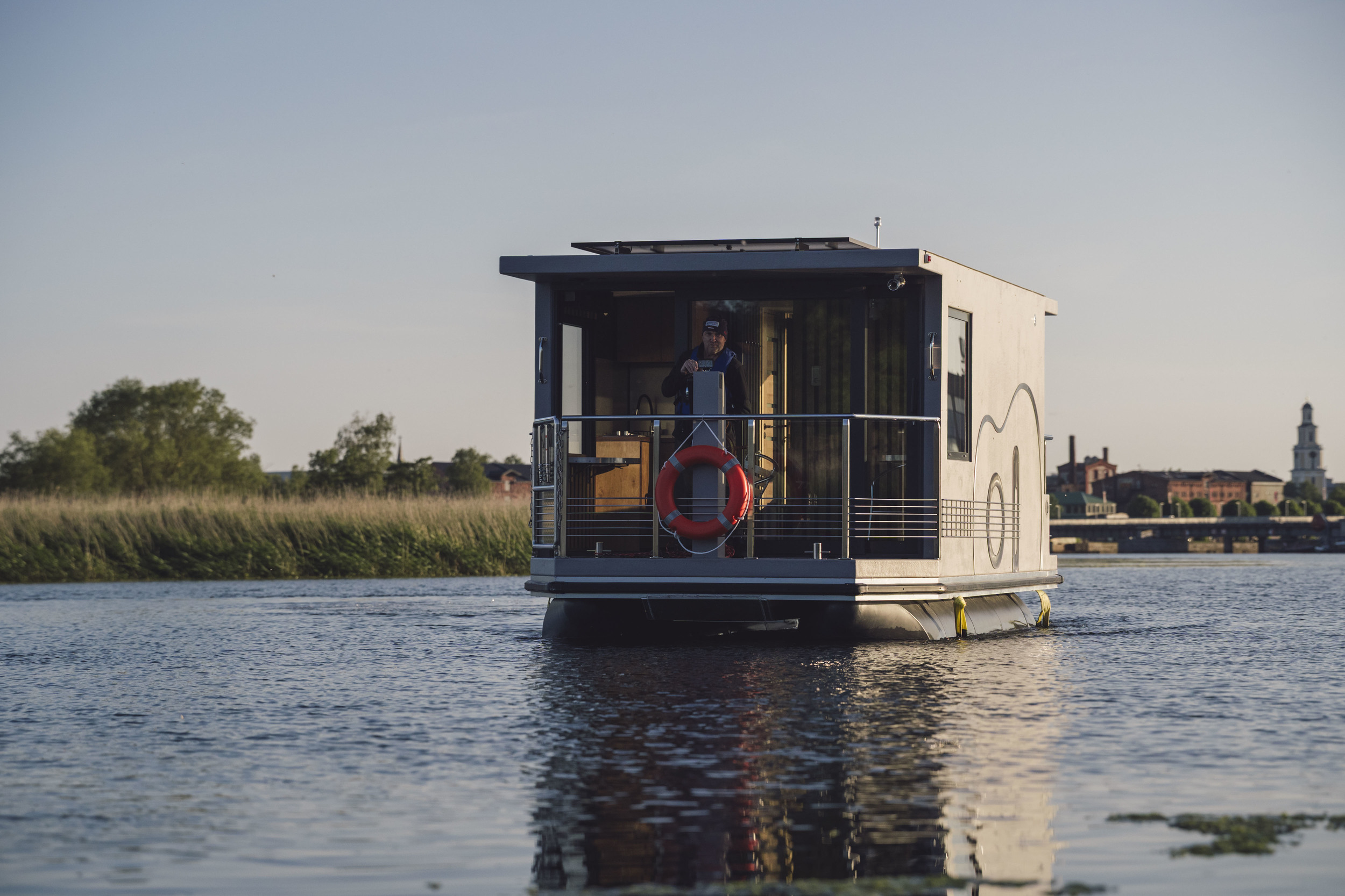 SHB Houseboat GTR 6.3