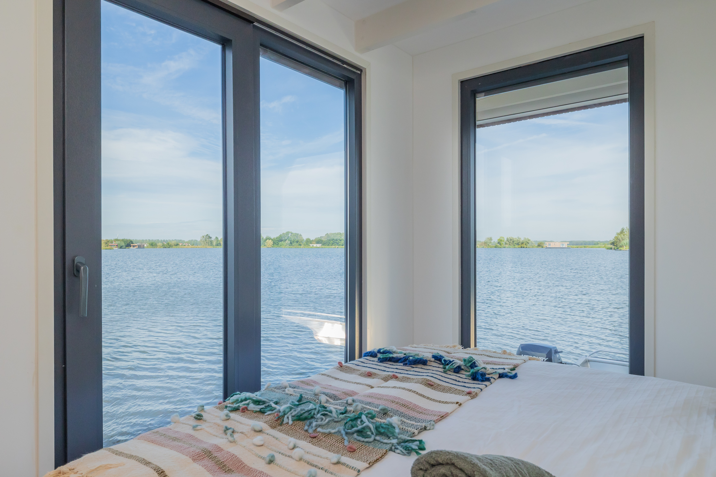 Surla (met Tender) Houseboat 15 Volledig Elektrisch With Charter