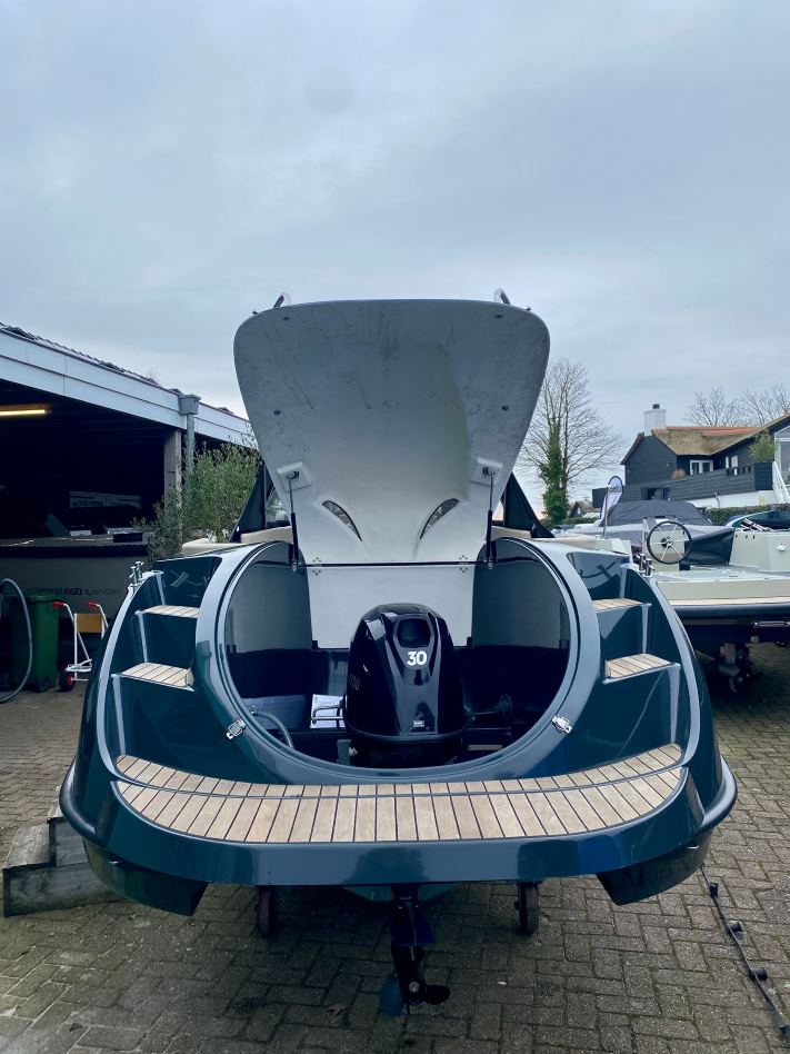 Oud Huijzer 600 Tender