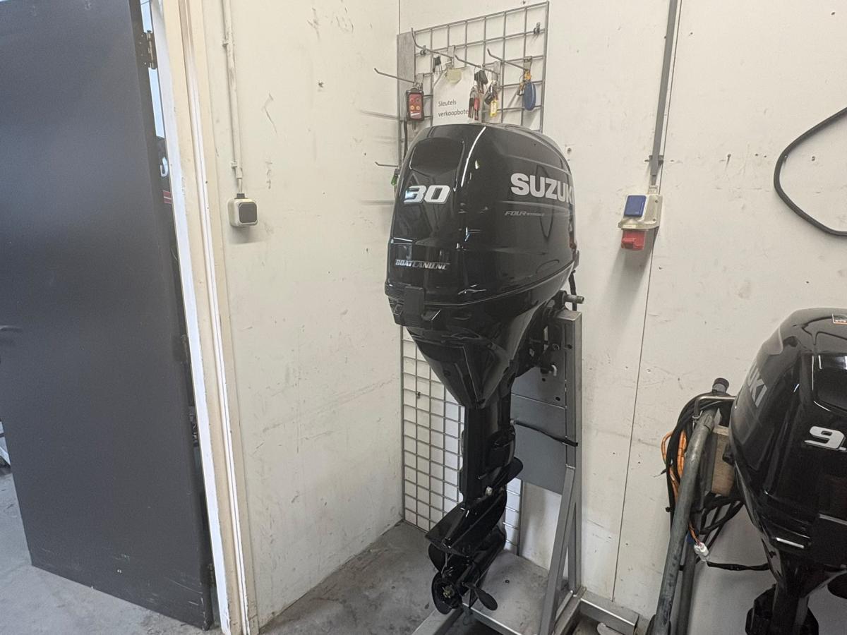 Suzuki DF30ARL EFI