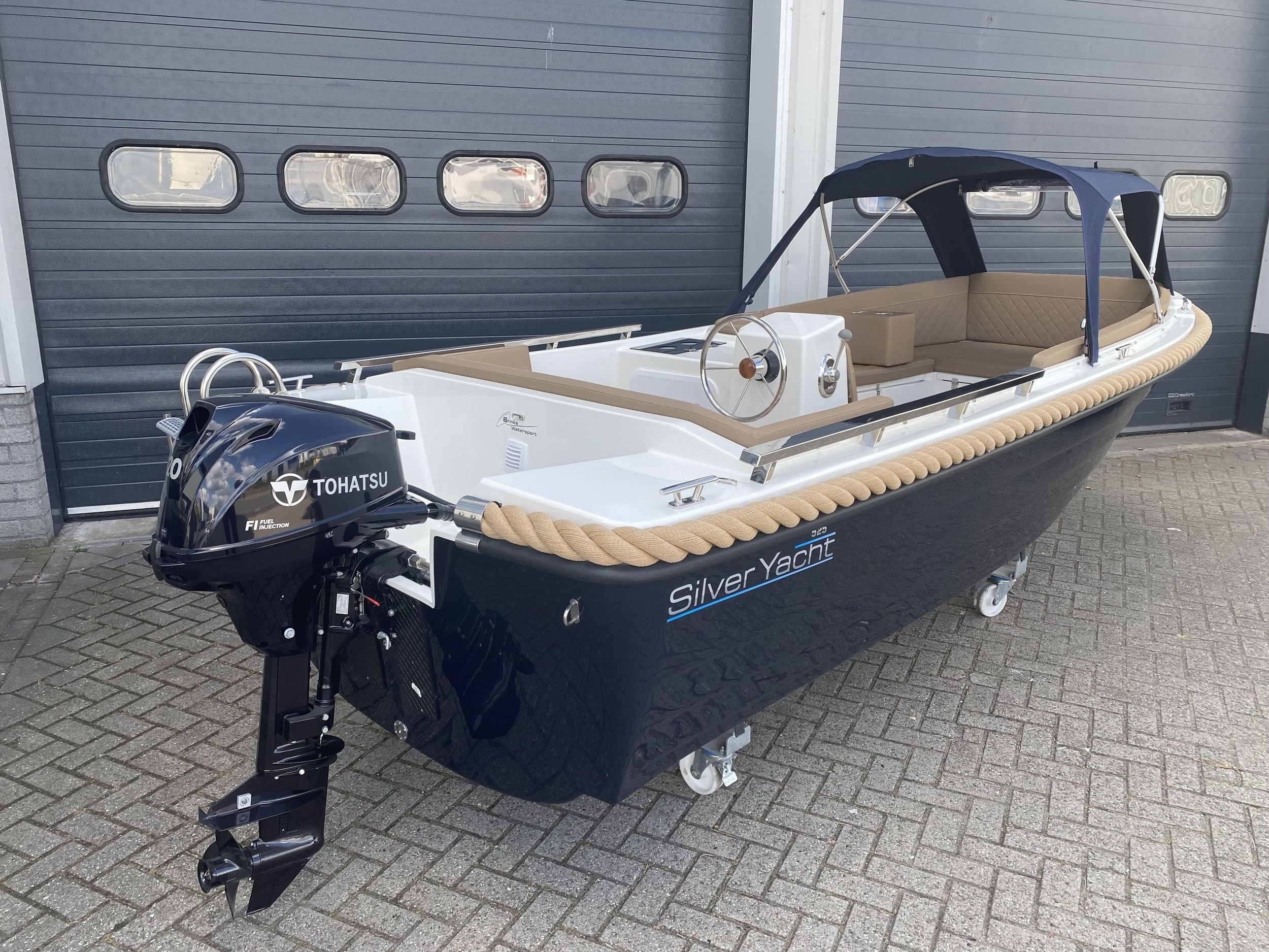 Silver Yacht Silver 525