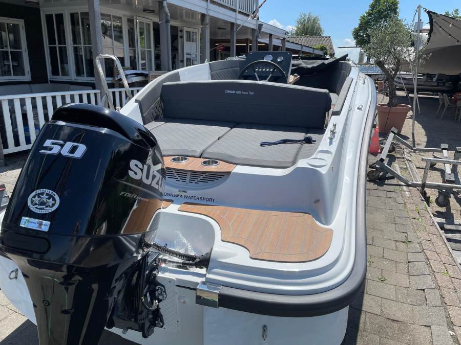 Corsiva 605 Tender incl. Suzuki 50pk