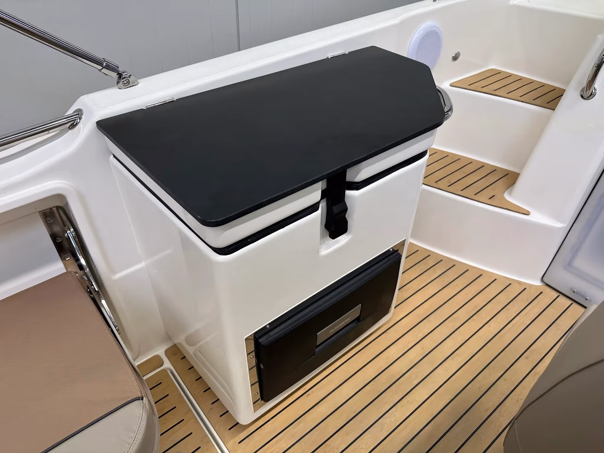 Quicksilver 755 Sundeck