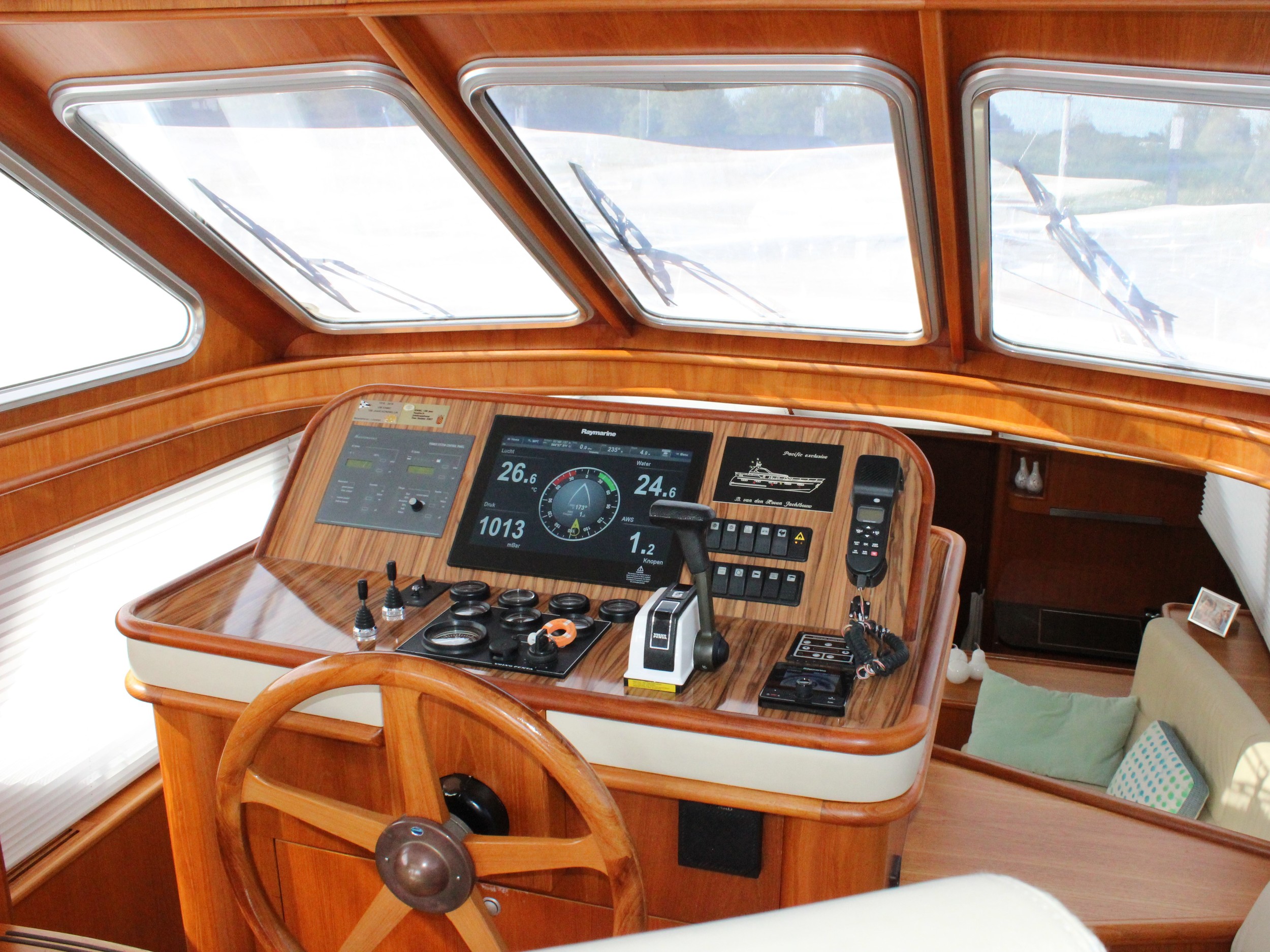 Van den Hoven 1600 Stuurhuis