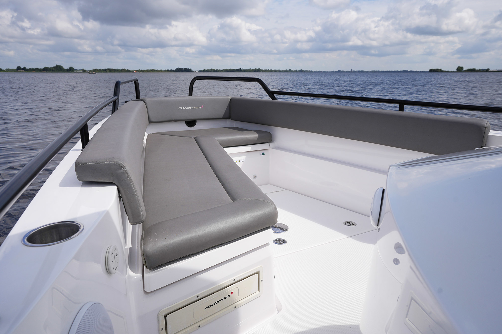 Axopar 28 CABIN