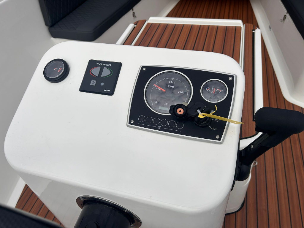 Pieterman 750 met 27 VETUS  750 diesel 