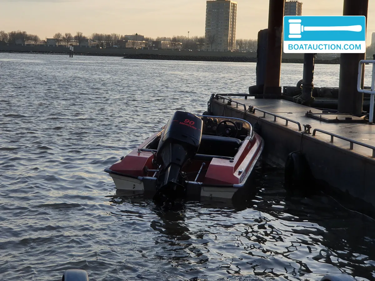 Castle Marine Comet 14