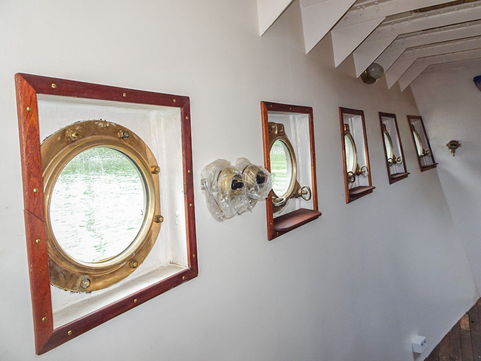 Dockyard 13, Motor tender