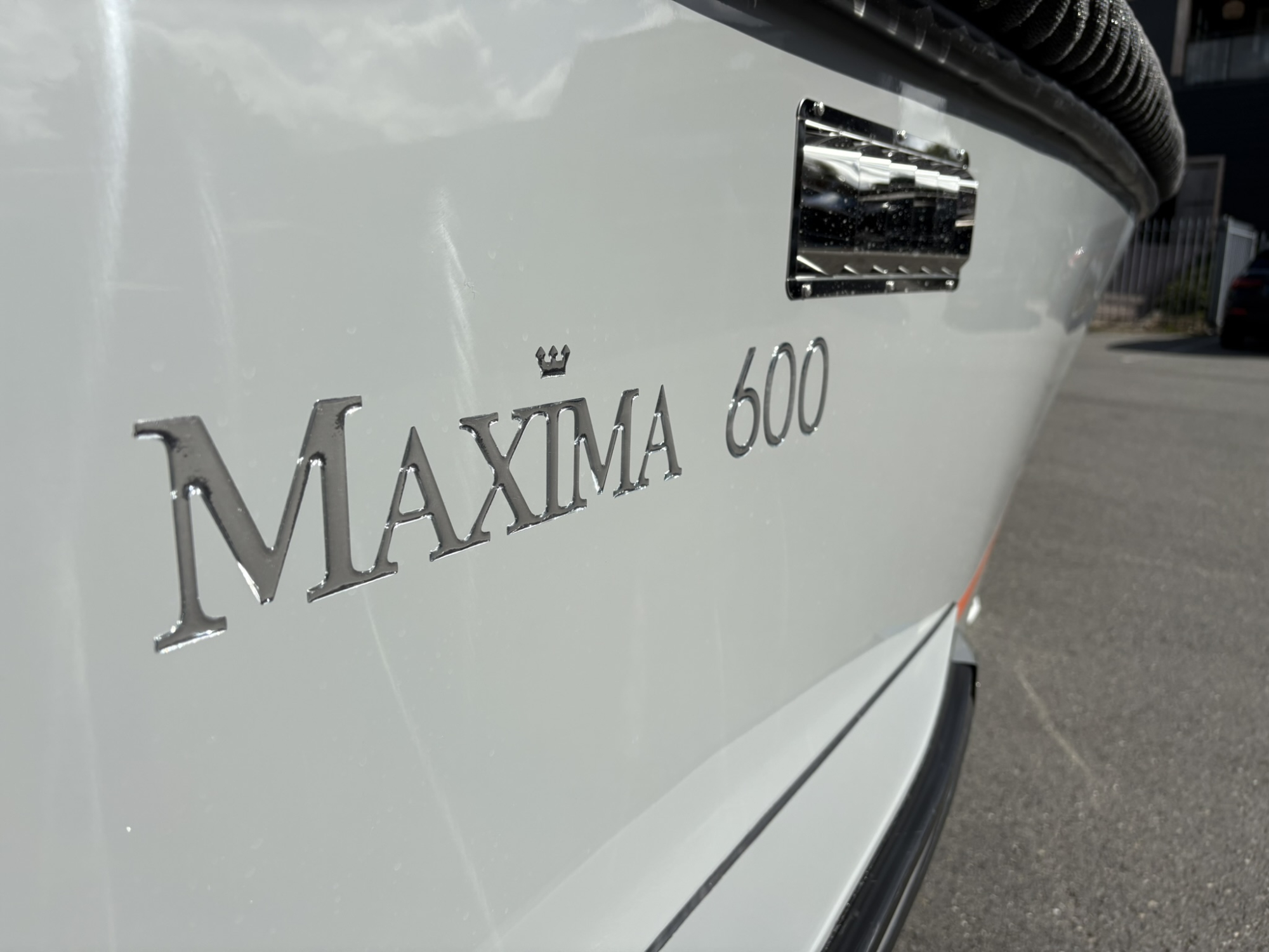 Maxima Boats 600 in verkeersgrijs (RAL 7042) op voorraad!