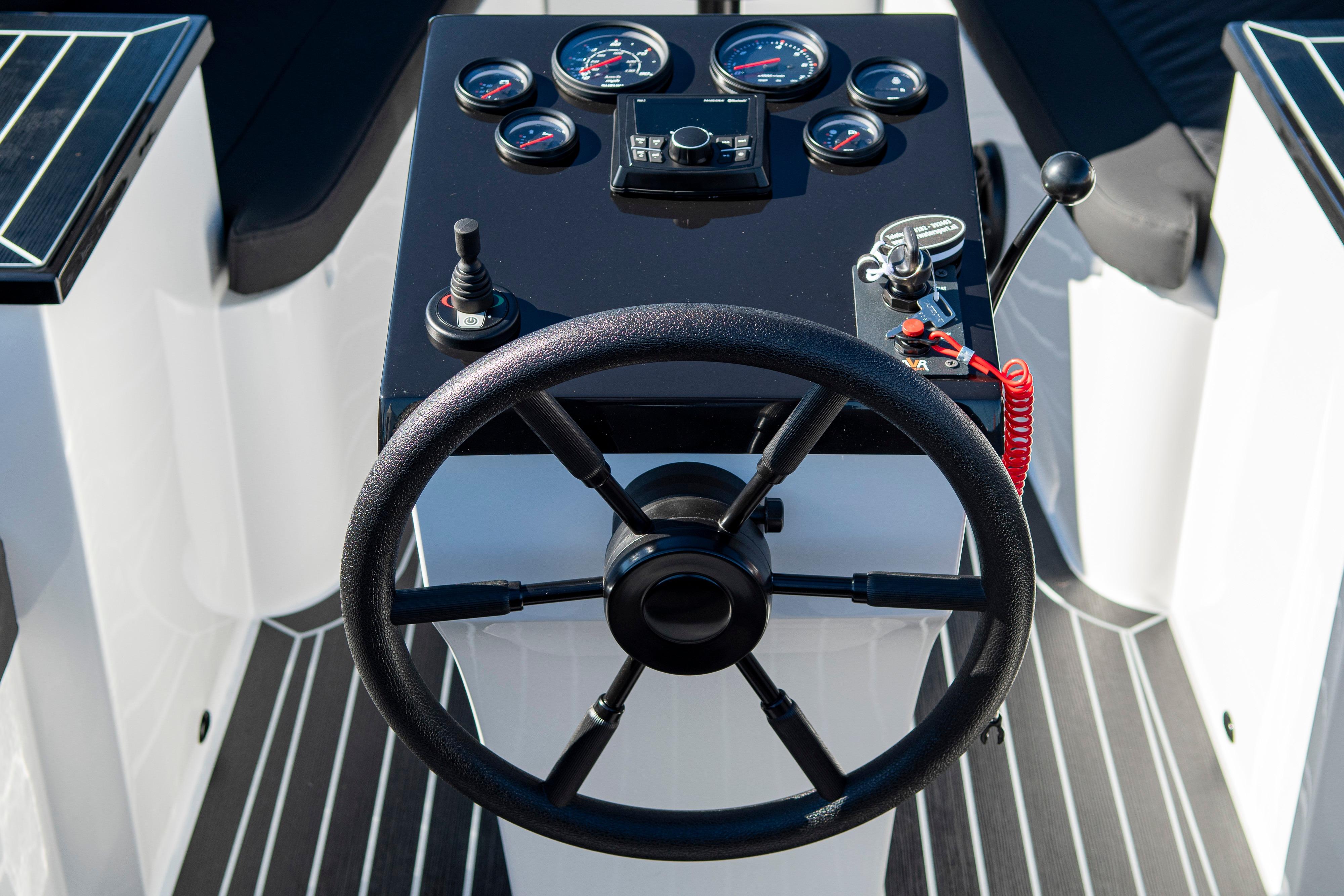 Lago Amore 633 Tender