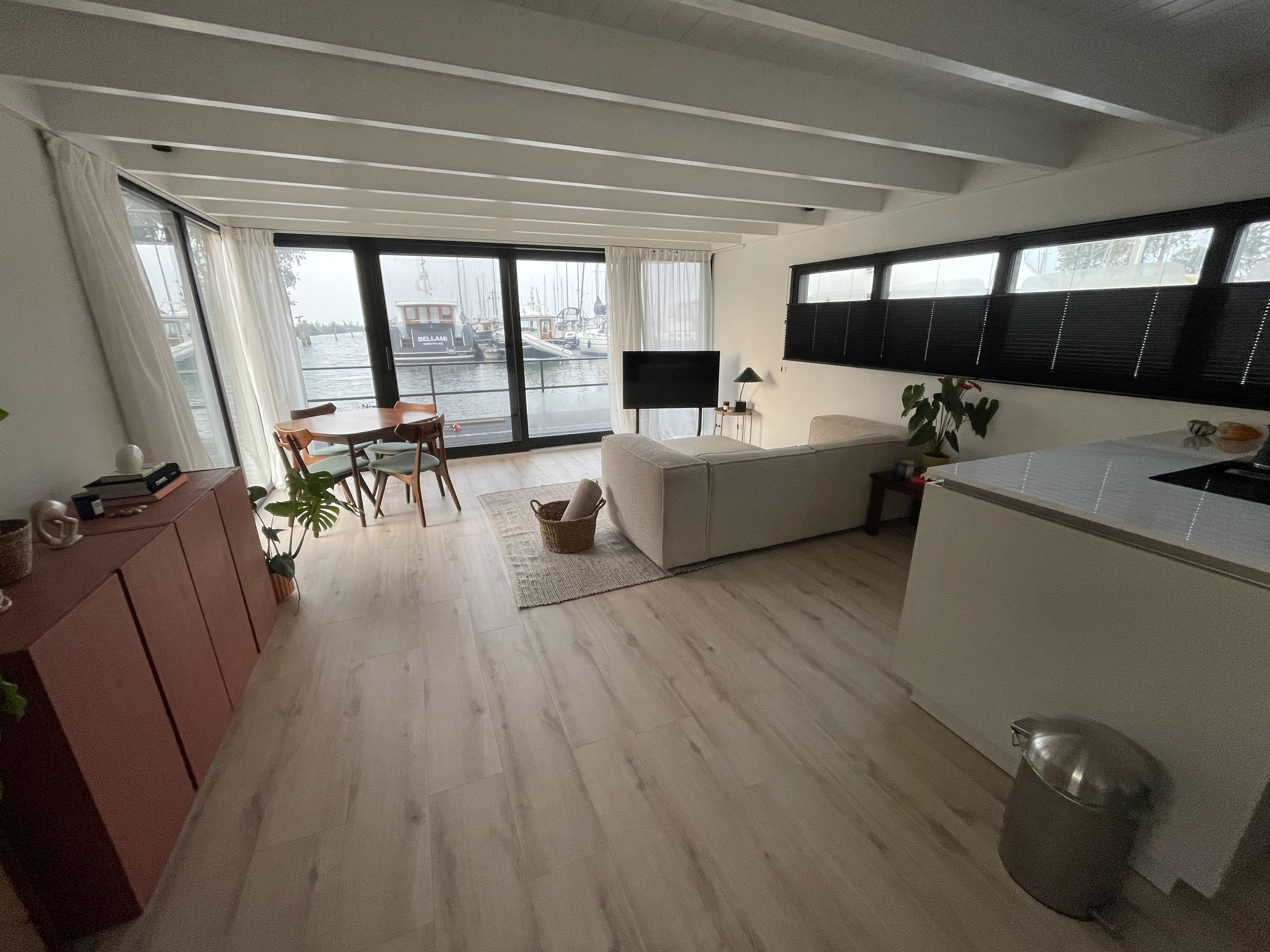 TMB60eco Houseboat Bij Rotterdam Ligplaats
