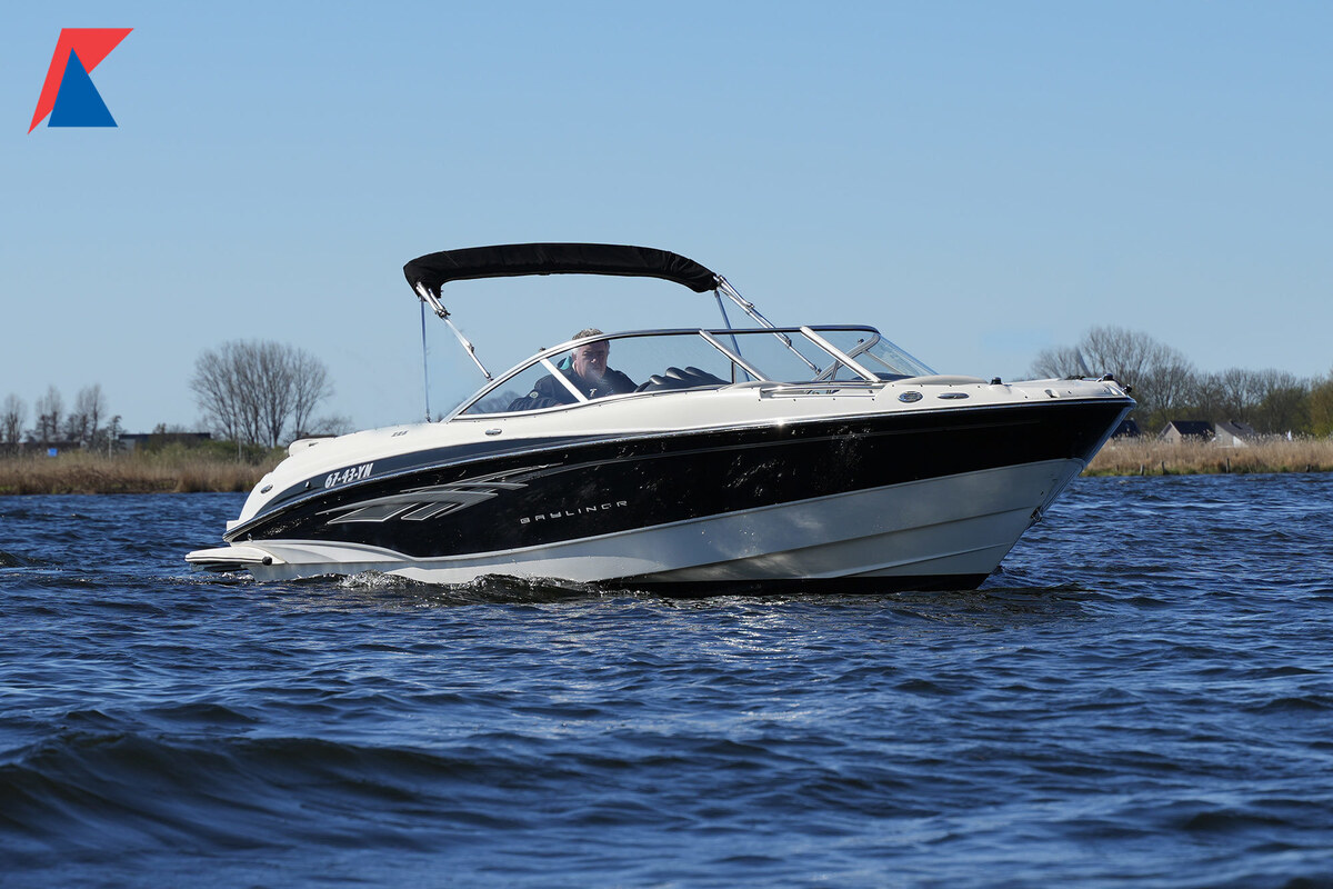 Bayliner 225 hoofdfoto: 1