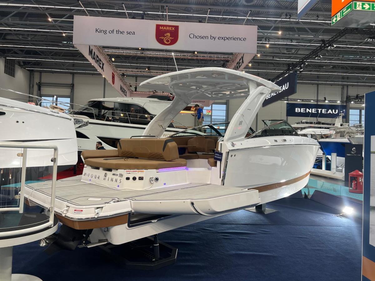 Four Winns H9 Bowrider