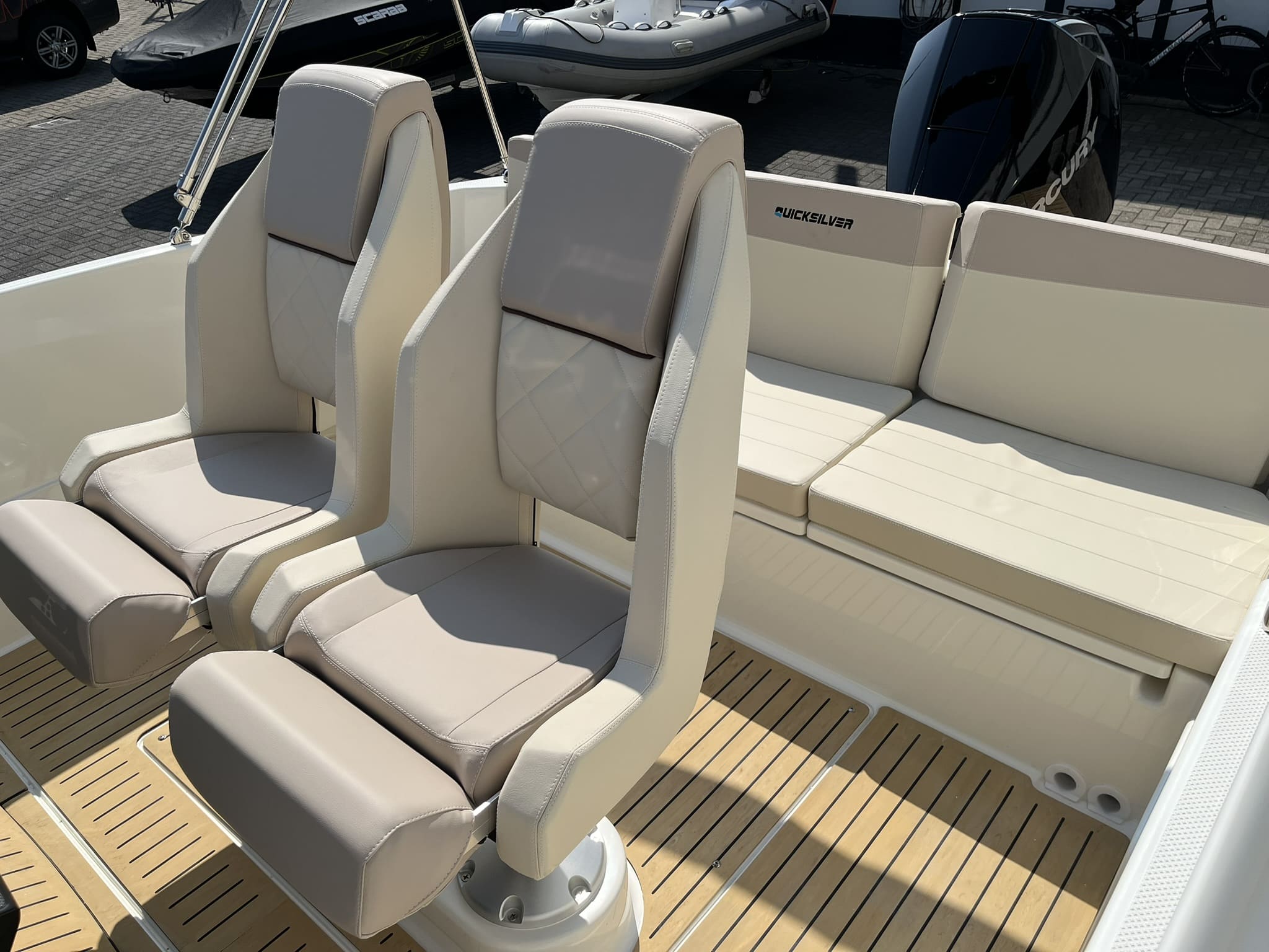 Quicksilver 705 Open