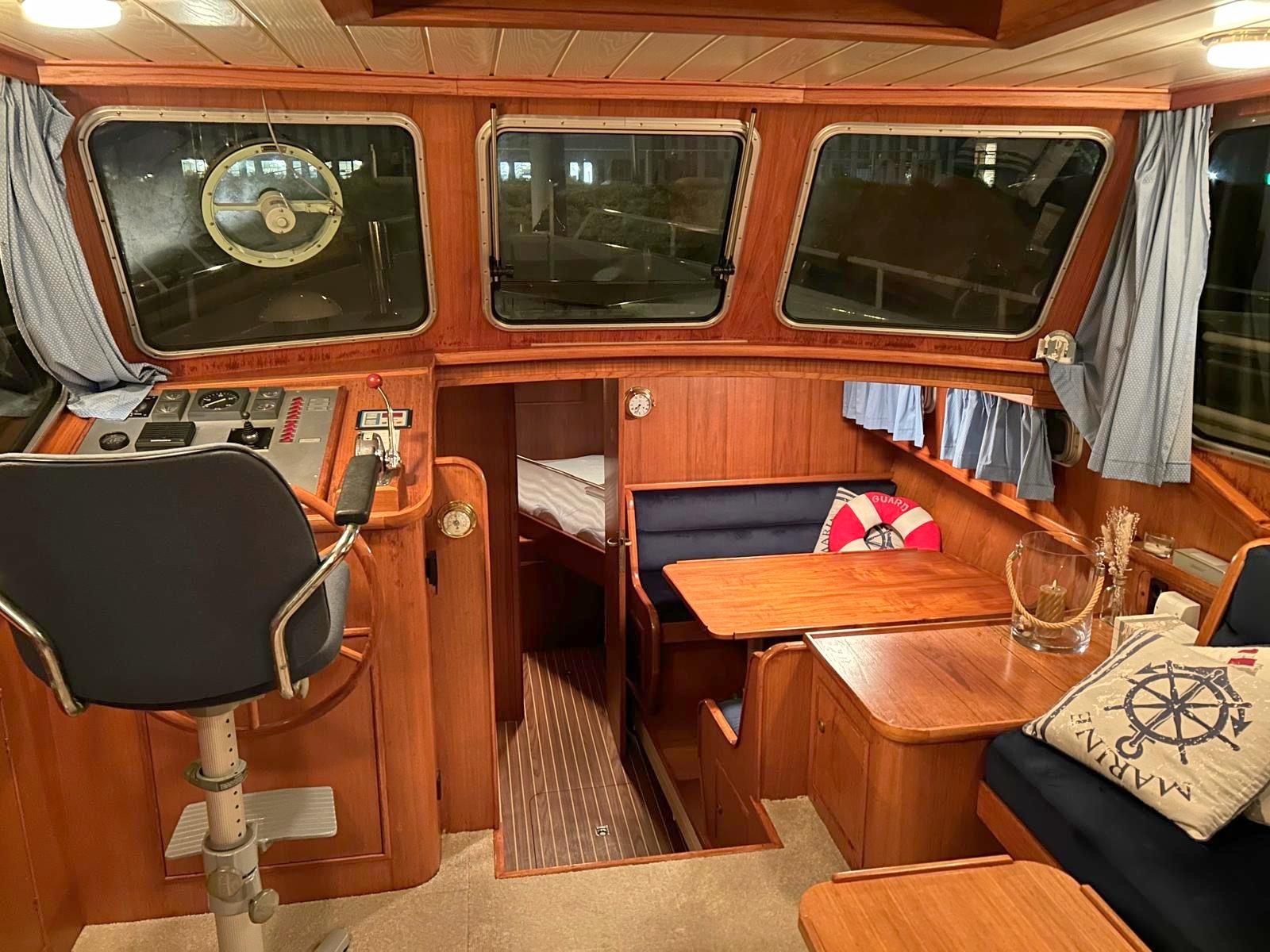 Monty Bank Monty Bank Kotter 41 AK Cabrio