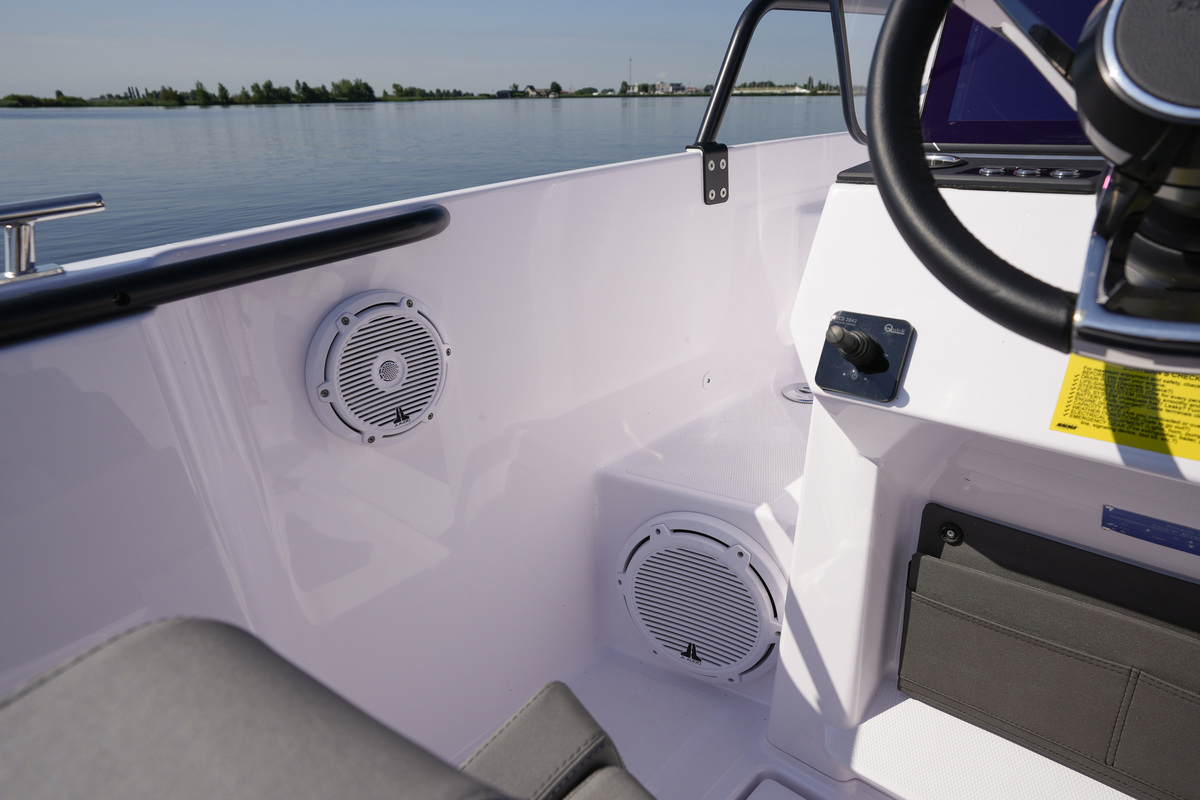 Axopar 25 Cross Bow & Cross Top