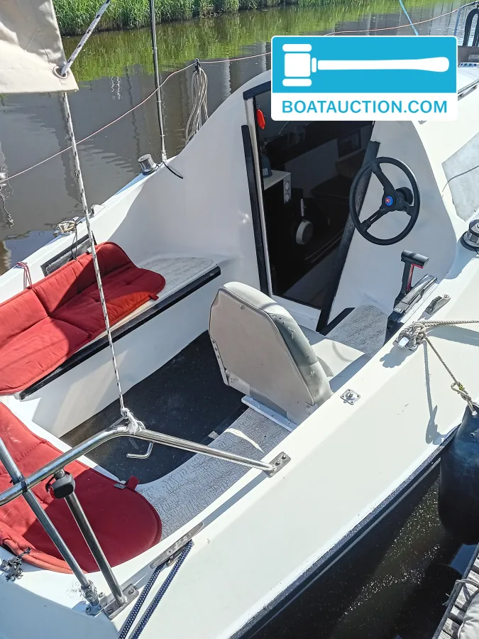 Marine Cox 750