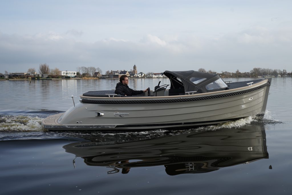 Waterspoor 646  DEMO met 60 Pk & ZONDAGS GEOPEND