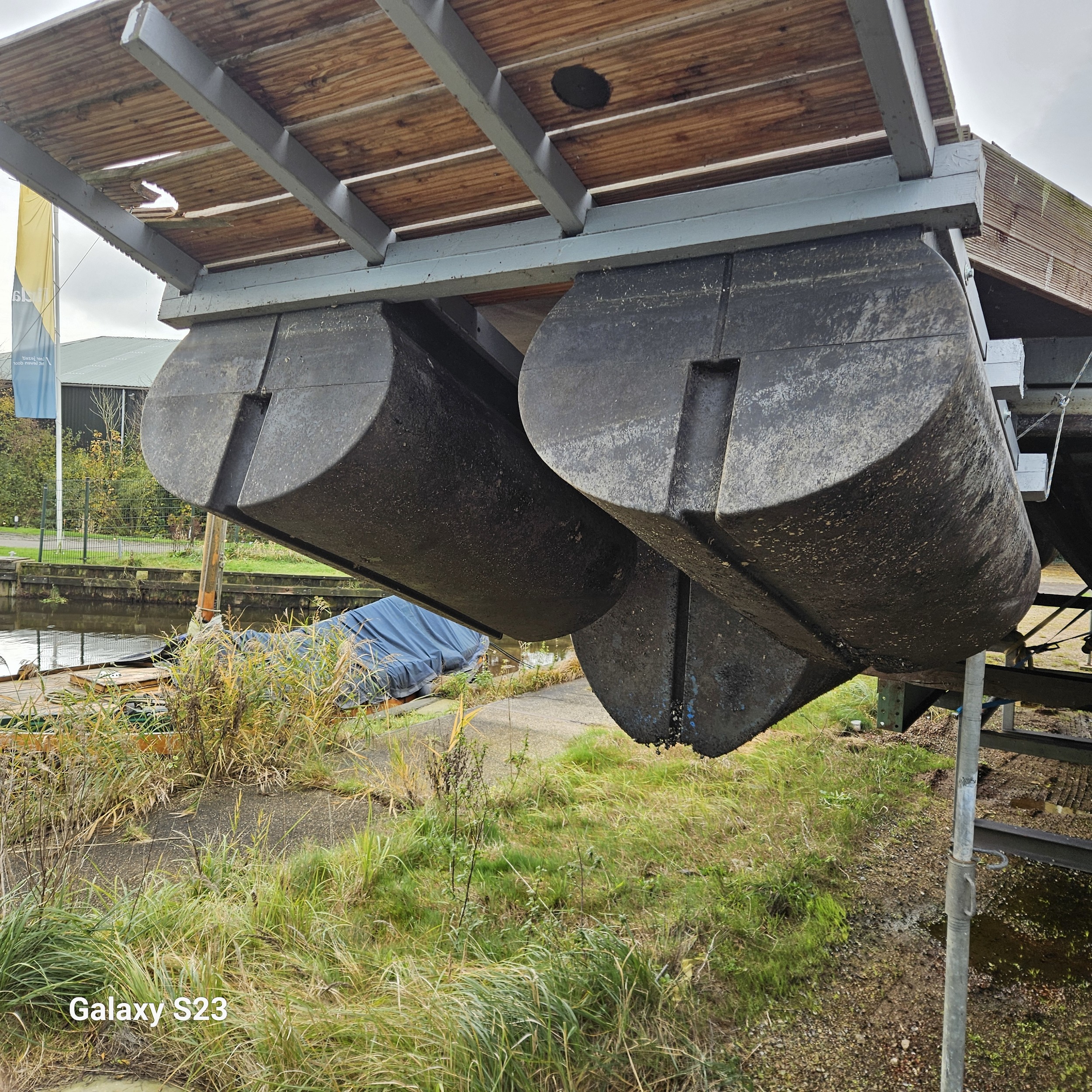 LST Boatin (onderstel) Houseboat