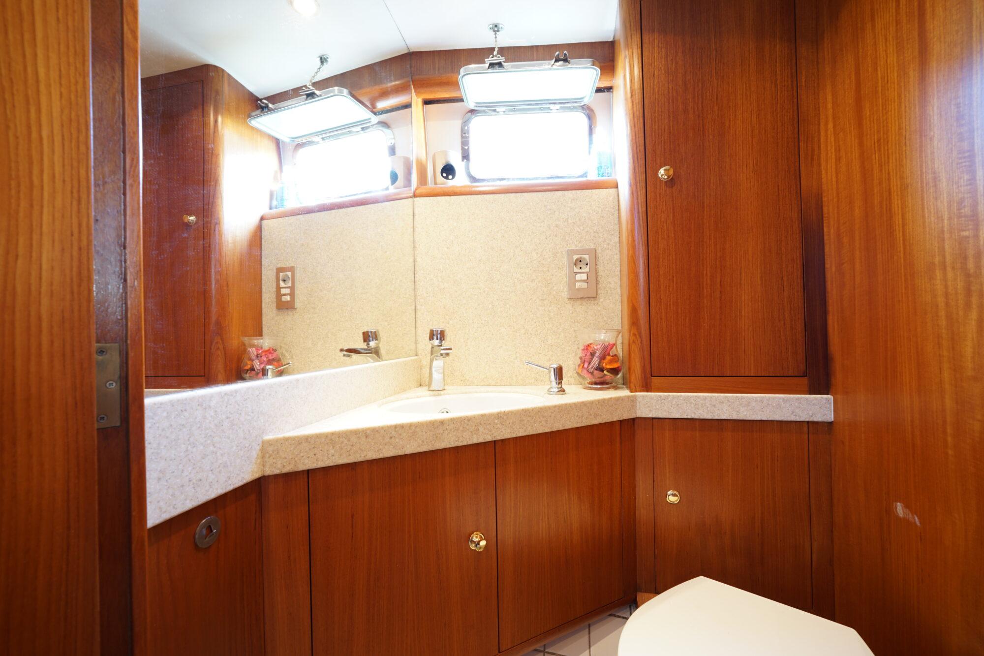 Pieter Beeldsnijder Pieter Beeldsnijder Rondspantkotter 12.85 AK