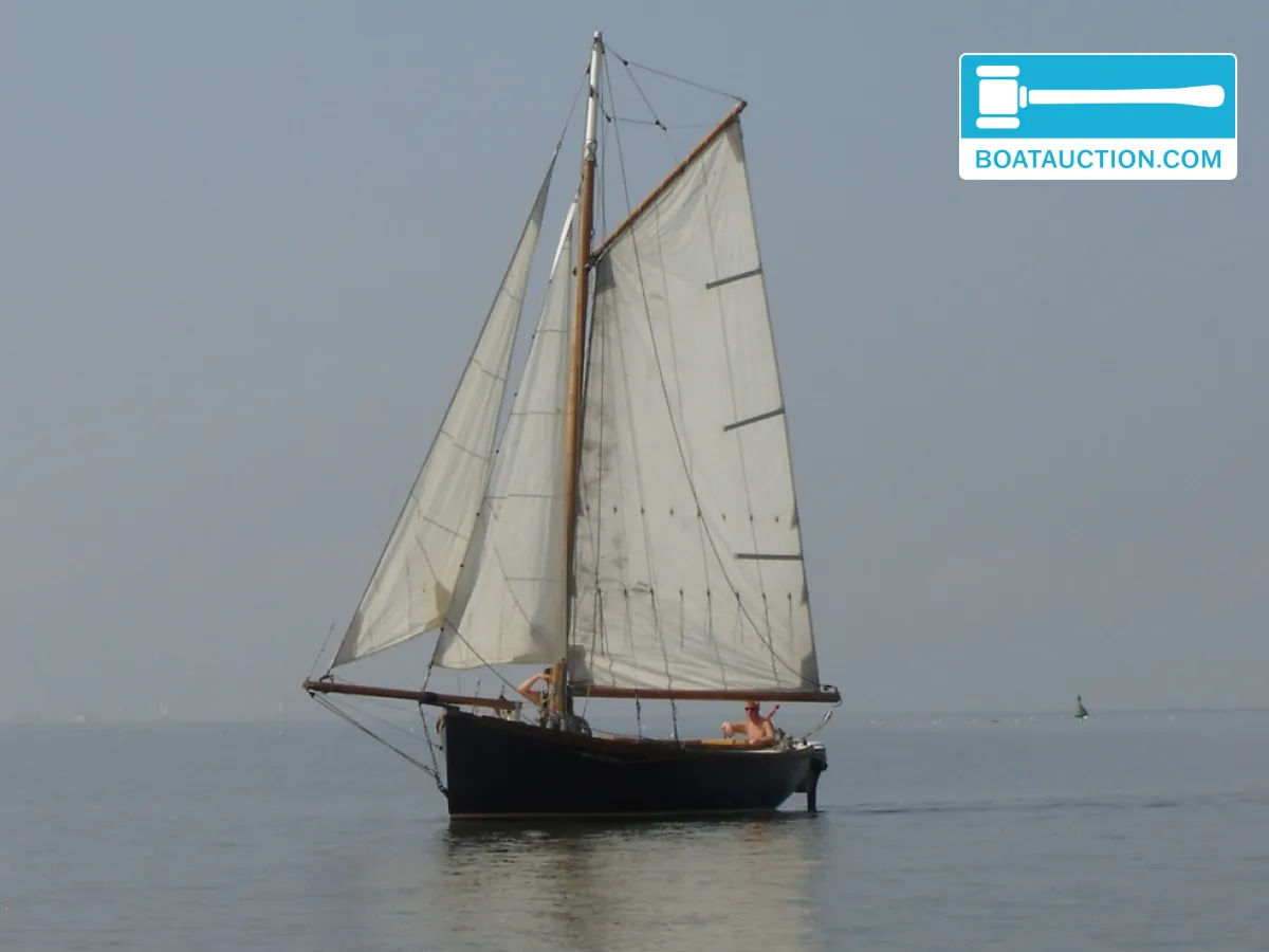 Falmouth Working Boat 690