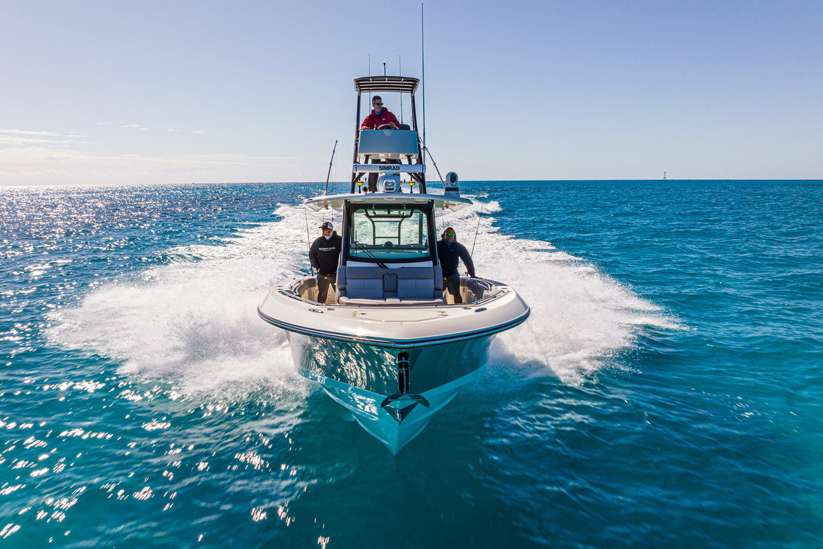 Boston Whaler 360 Outrage