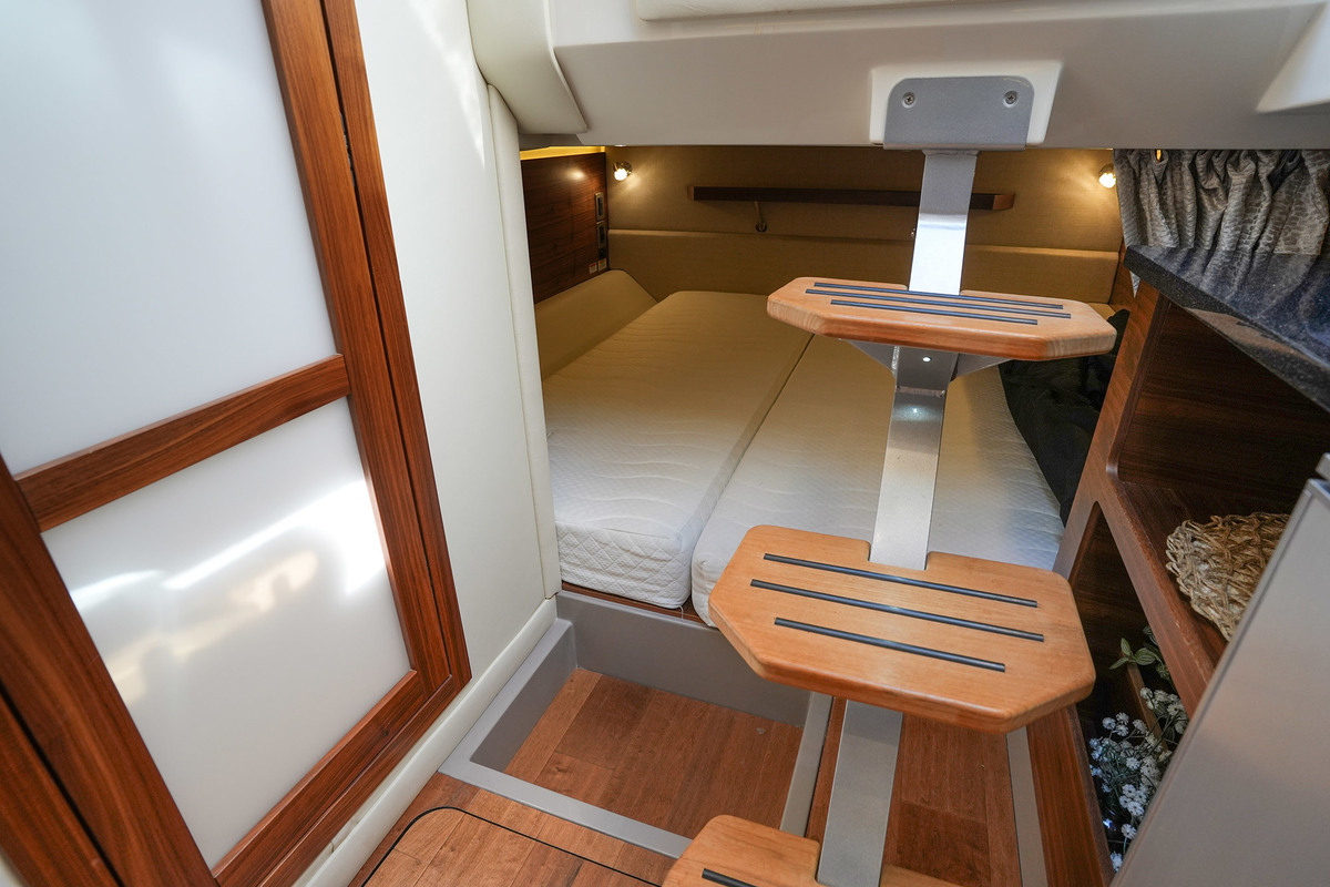 Sea Ray Sundancer 290