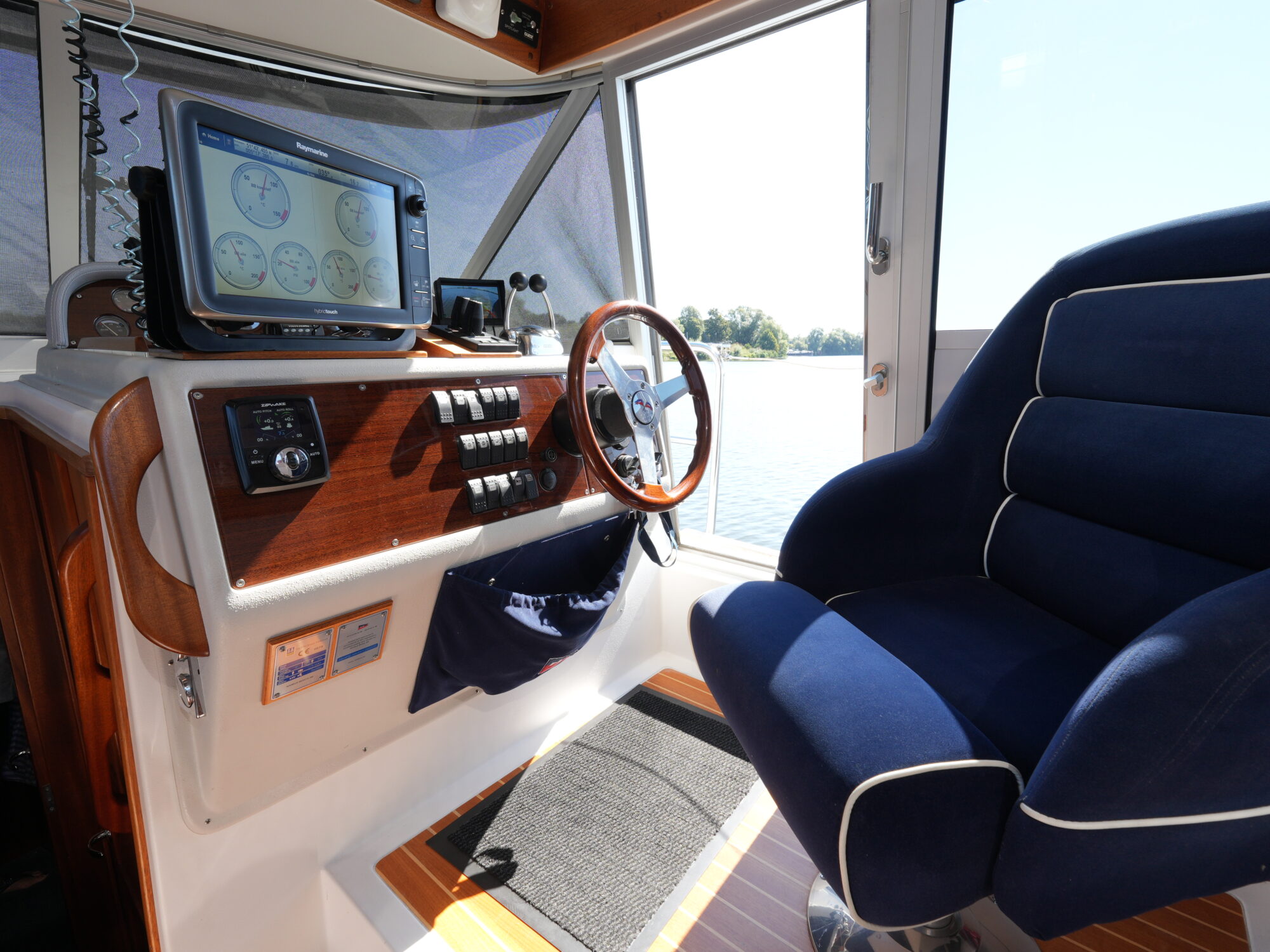 nimbus 380 Commander