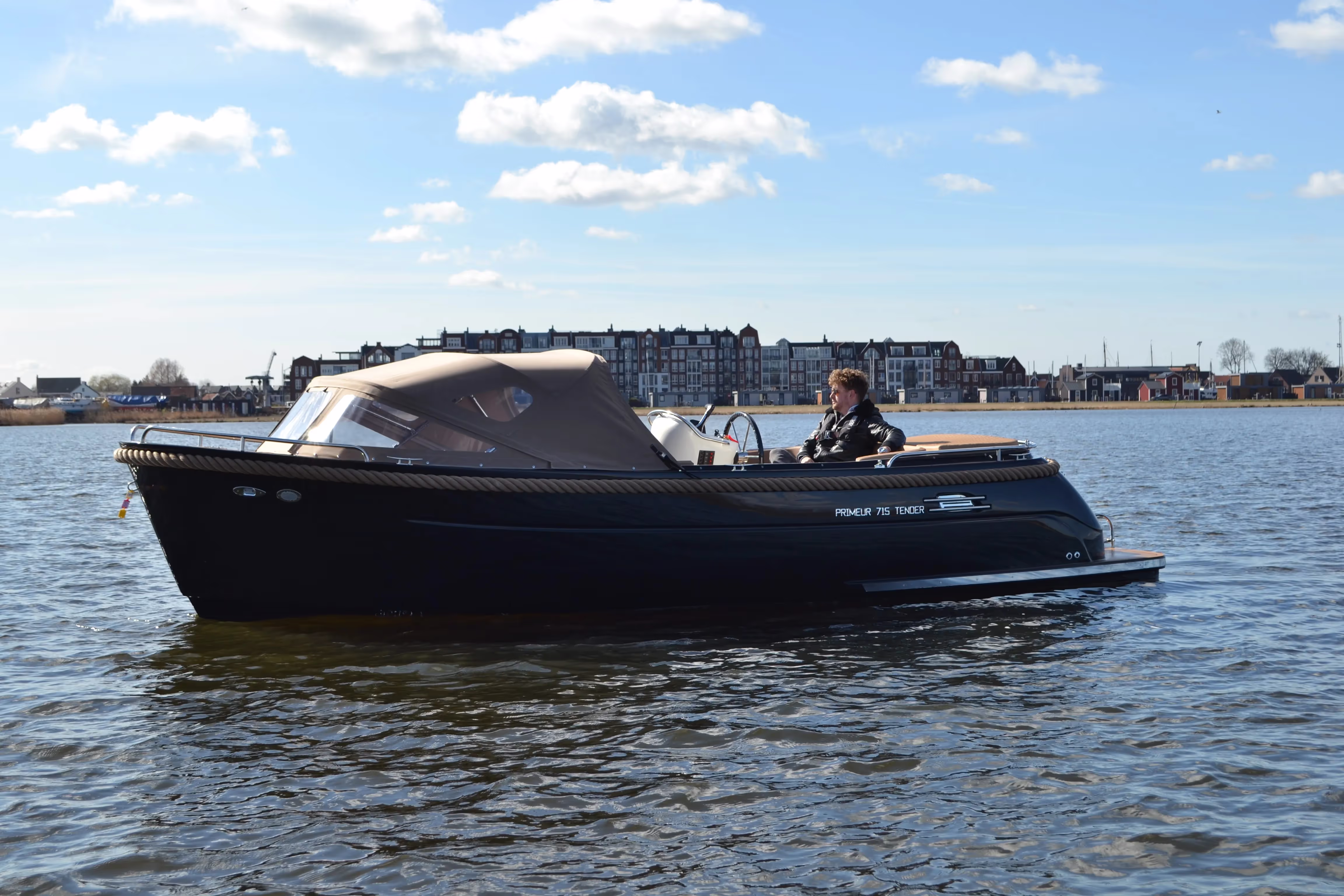 Primeur 715 Tender