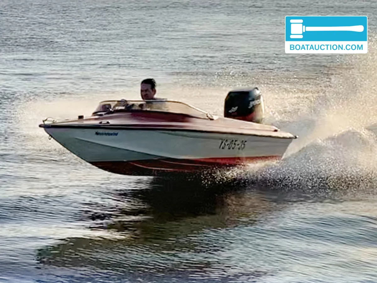 Castle Marine Comet 14