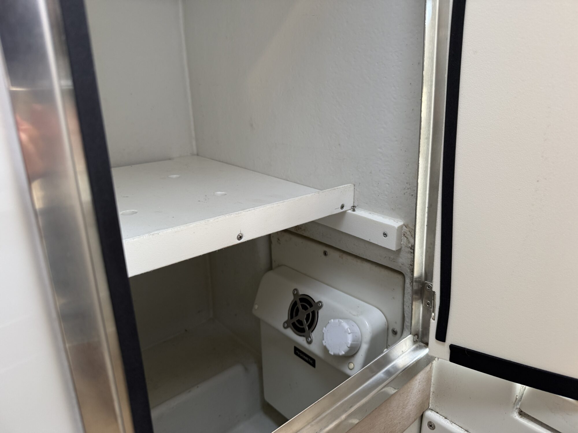 Damarin 732 Cabin