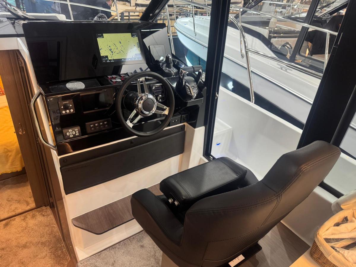 Jeanneau 1095 coupé serie 2