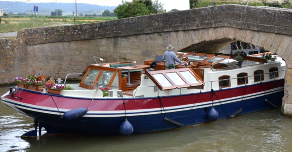 Luxe Motor Cruise 19.75