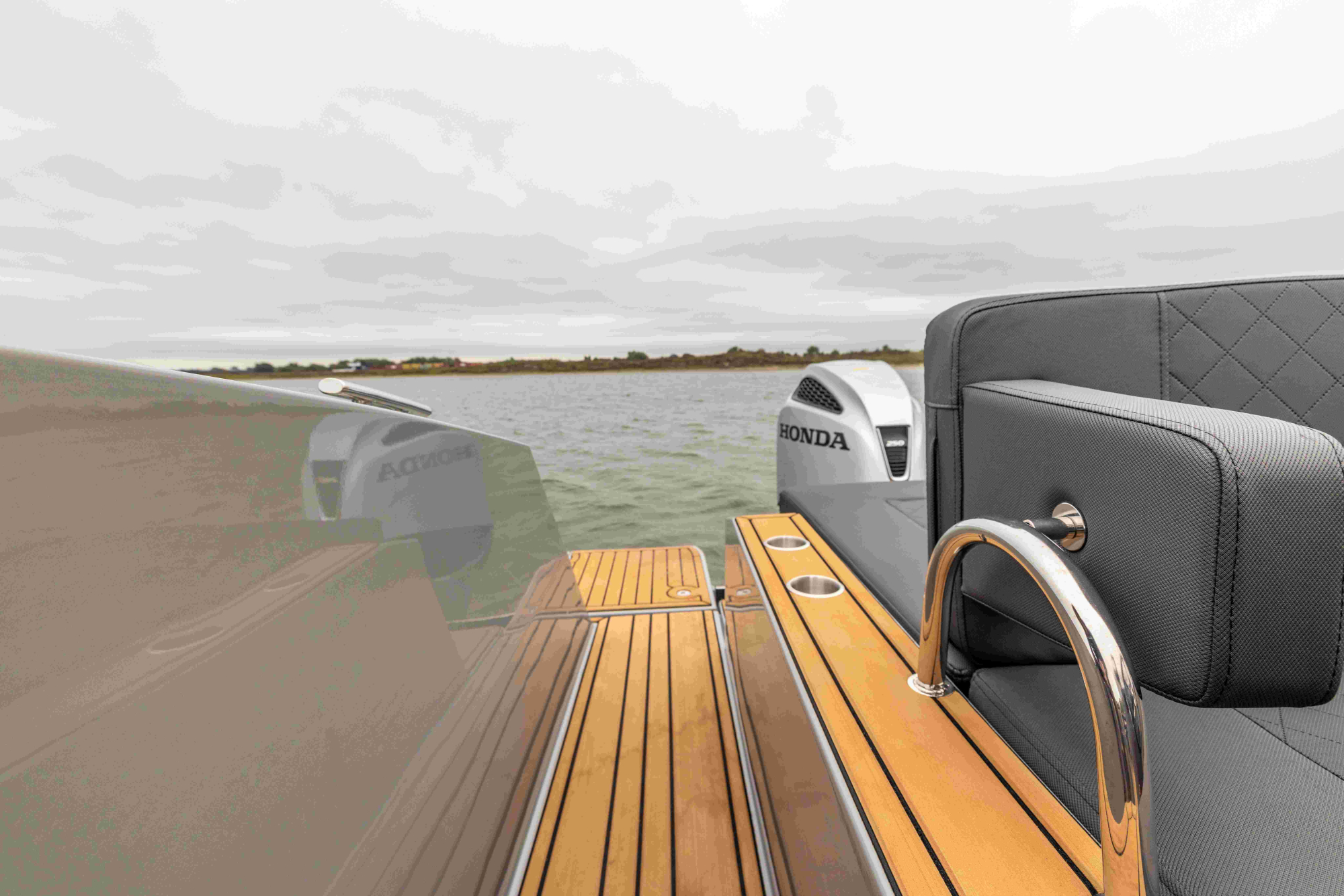 Maxima Boats 680 Sport Lounge