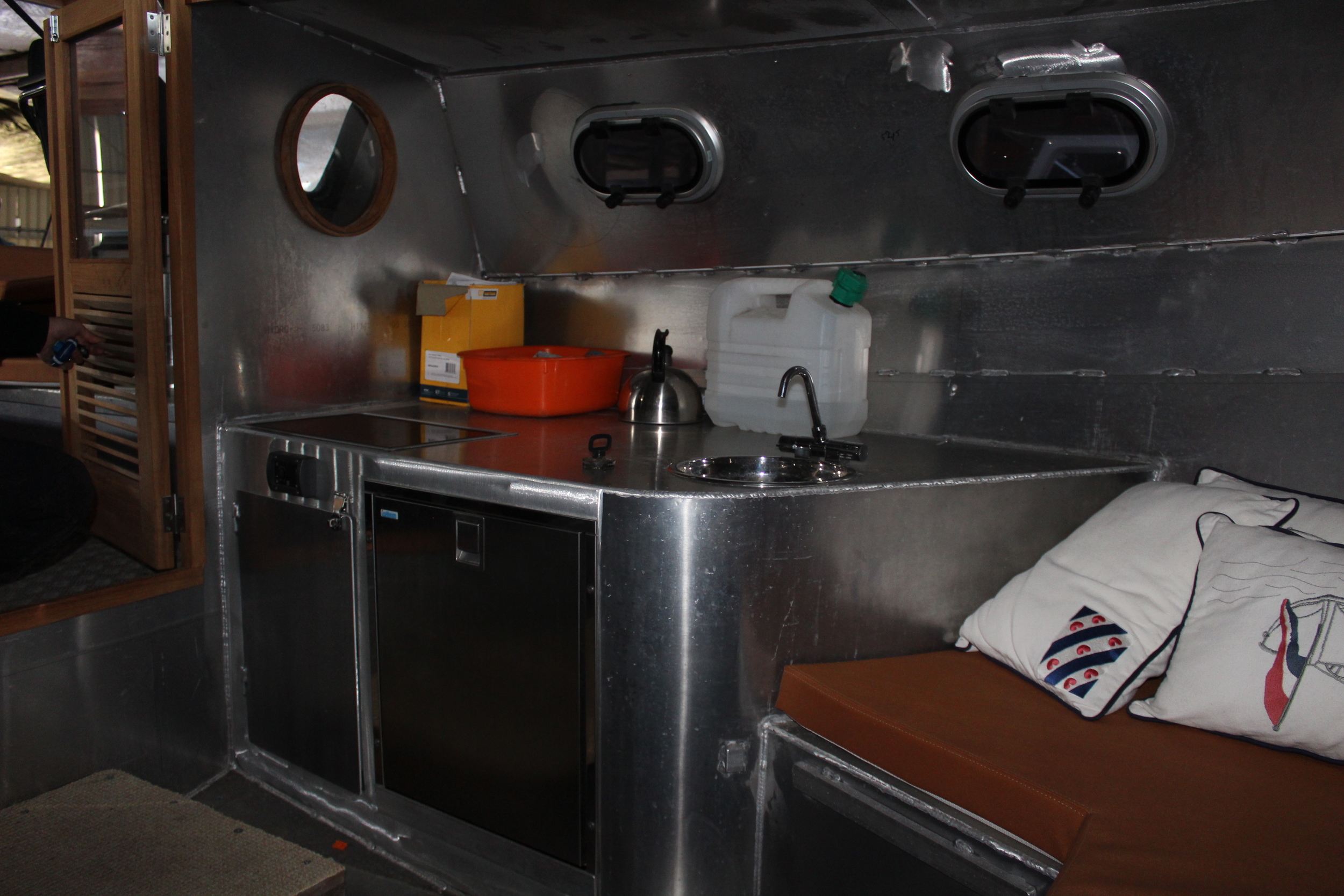 Black Fish Cabin 850 XL