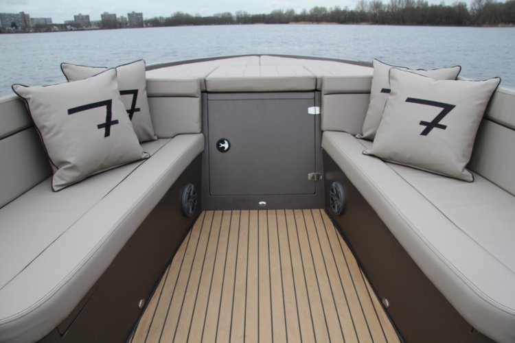 Triple 7 tender 
