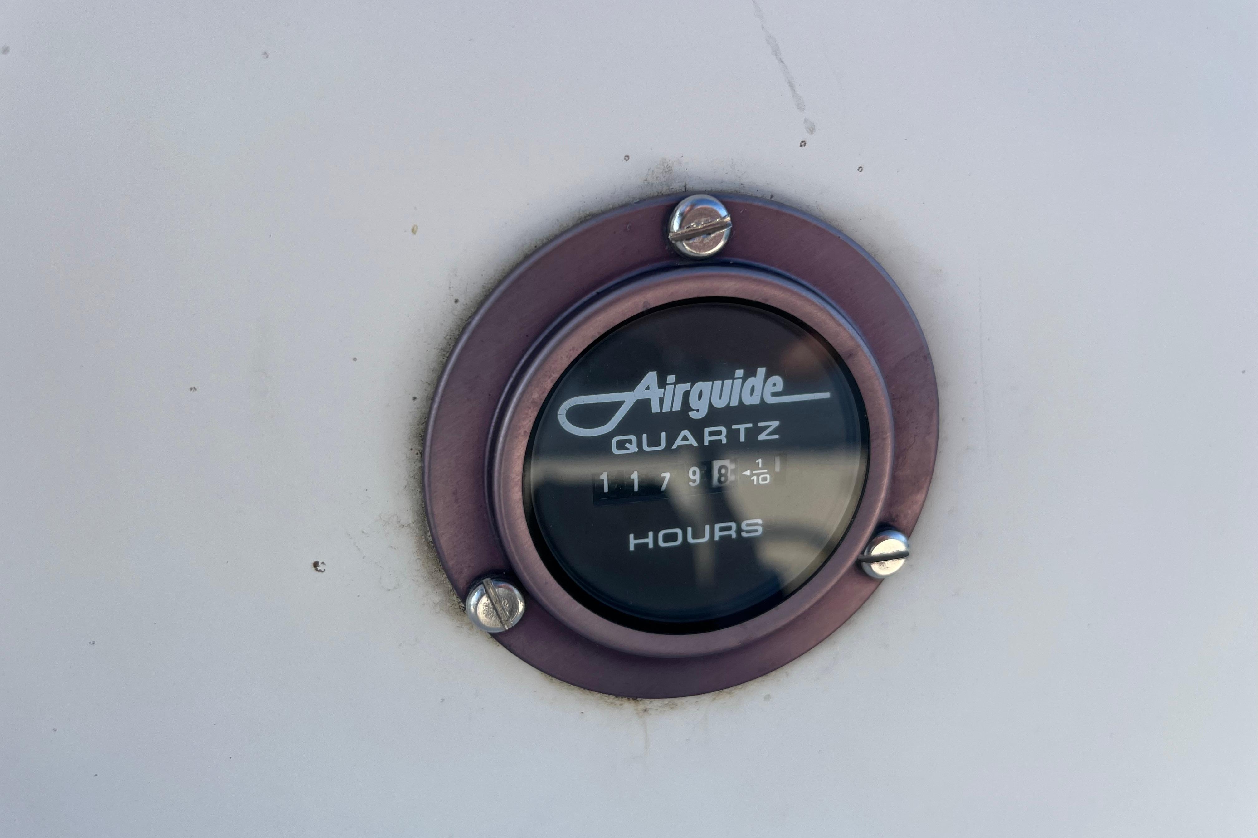 Elan 17 CC Center Consoleboot