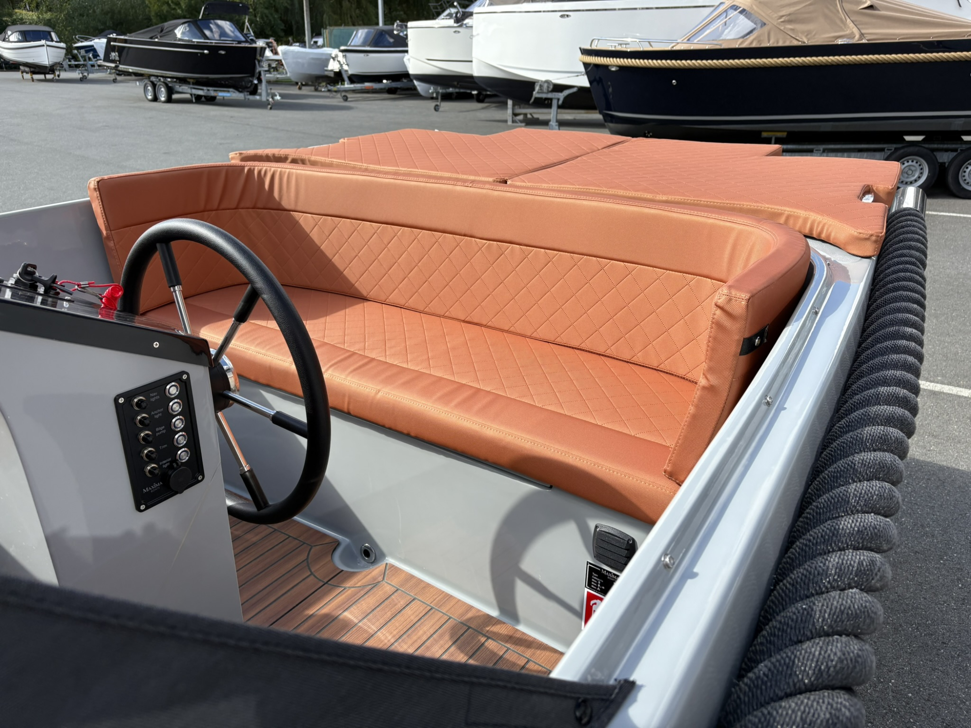 Maxima Boats 600 in verkeersgrijs (RAL 7042) op voorraad!