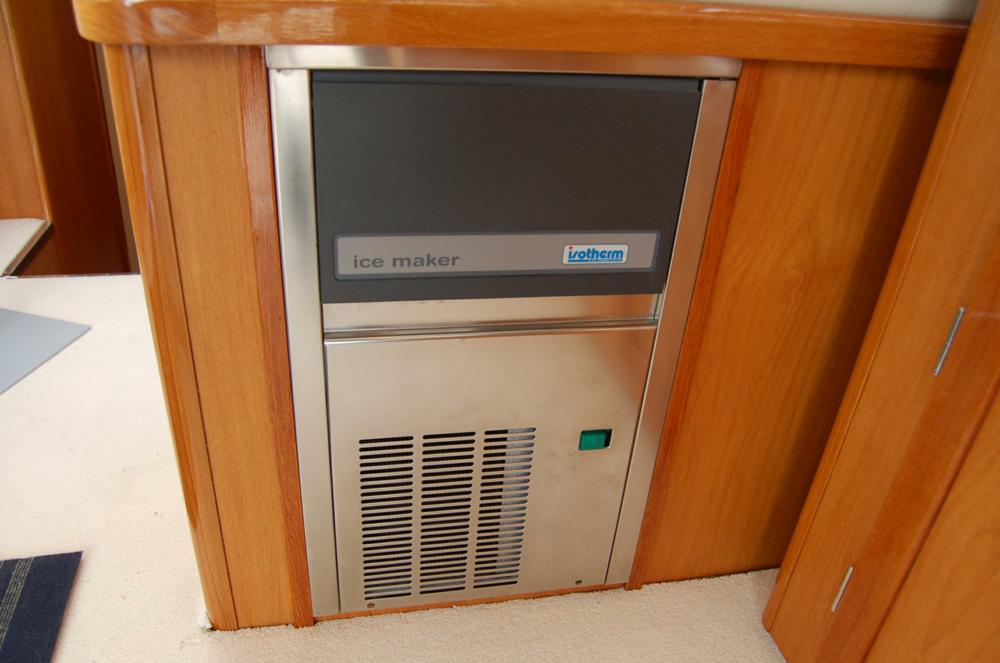 Striker Sport Fisher