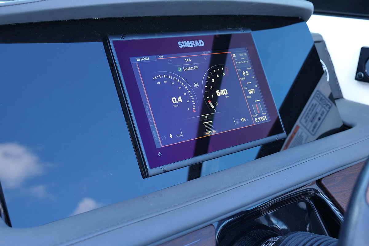 Sea Ray SPX 230