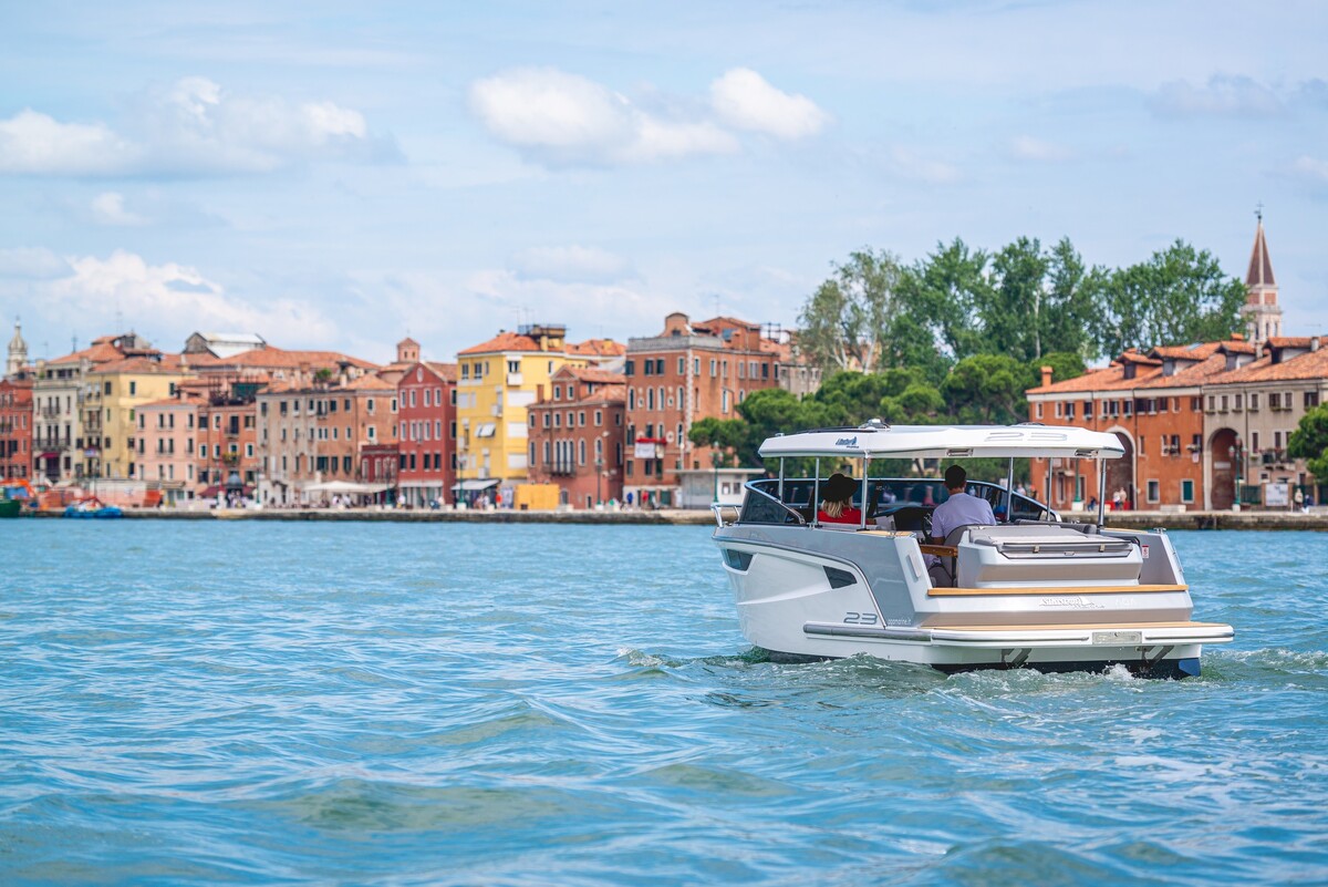 Alfastreet Marine 23 Cabin Evolution Electric