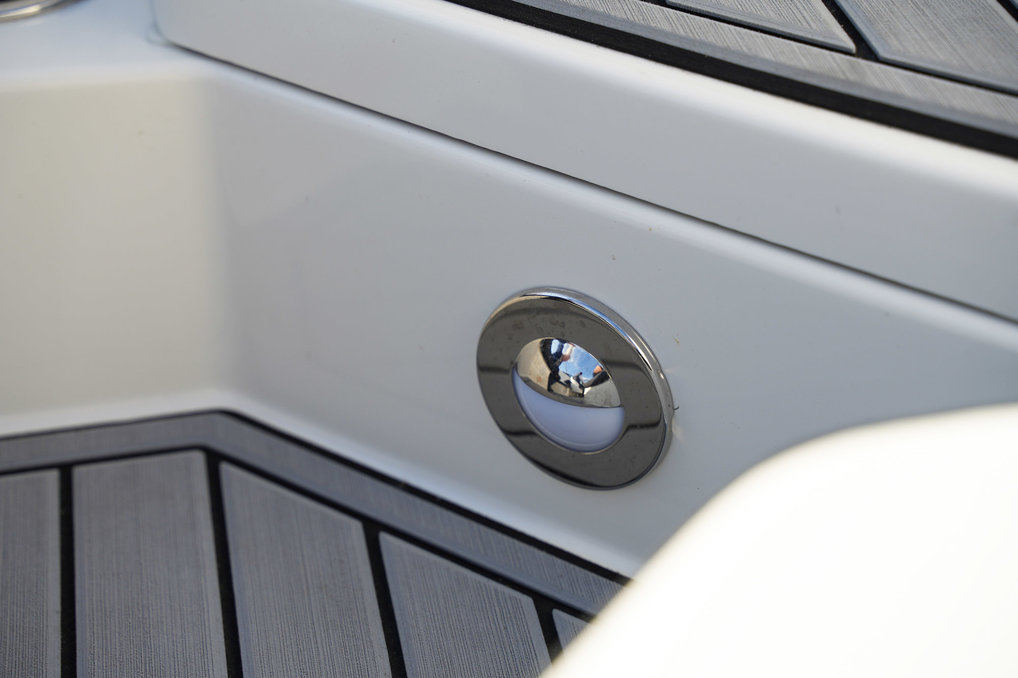 Sea Ray SPX 230 Outboard