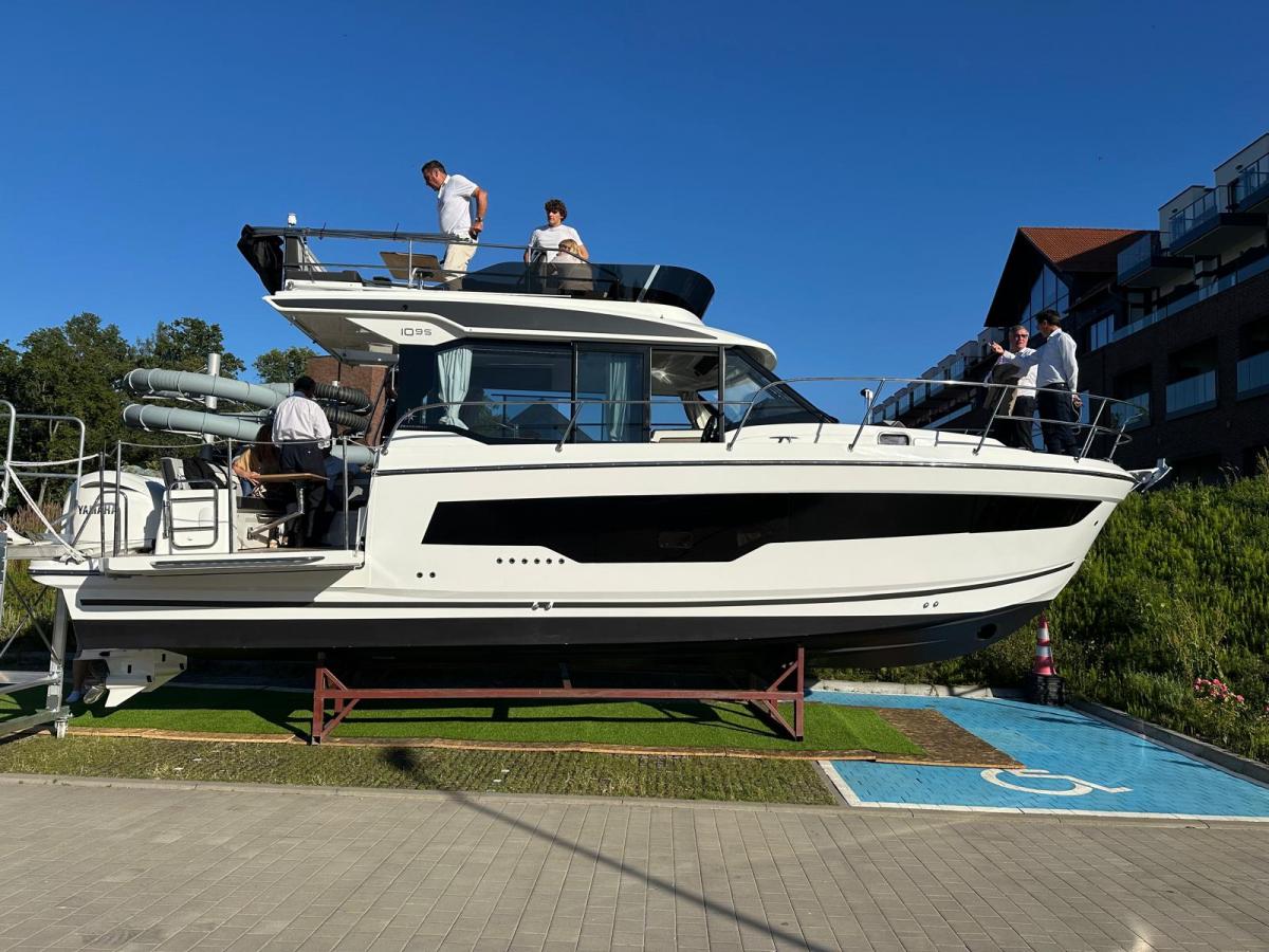 Jeanneau Merry Fisher 1095 FLY Serie 2