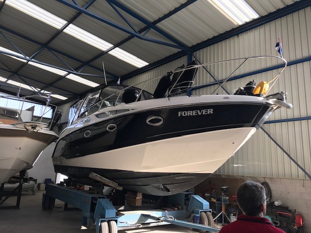 Bayliner 320 met 2x 260 pk Mercruiser van bouwjaar 2008!