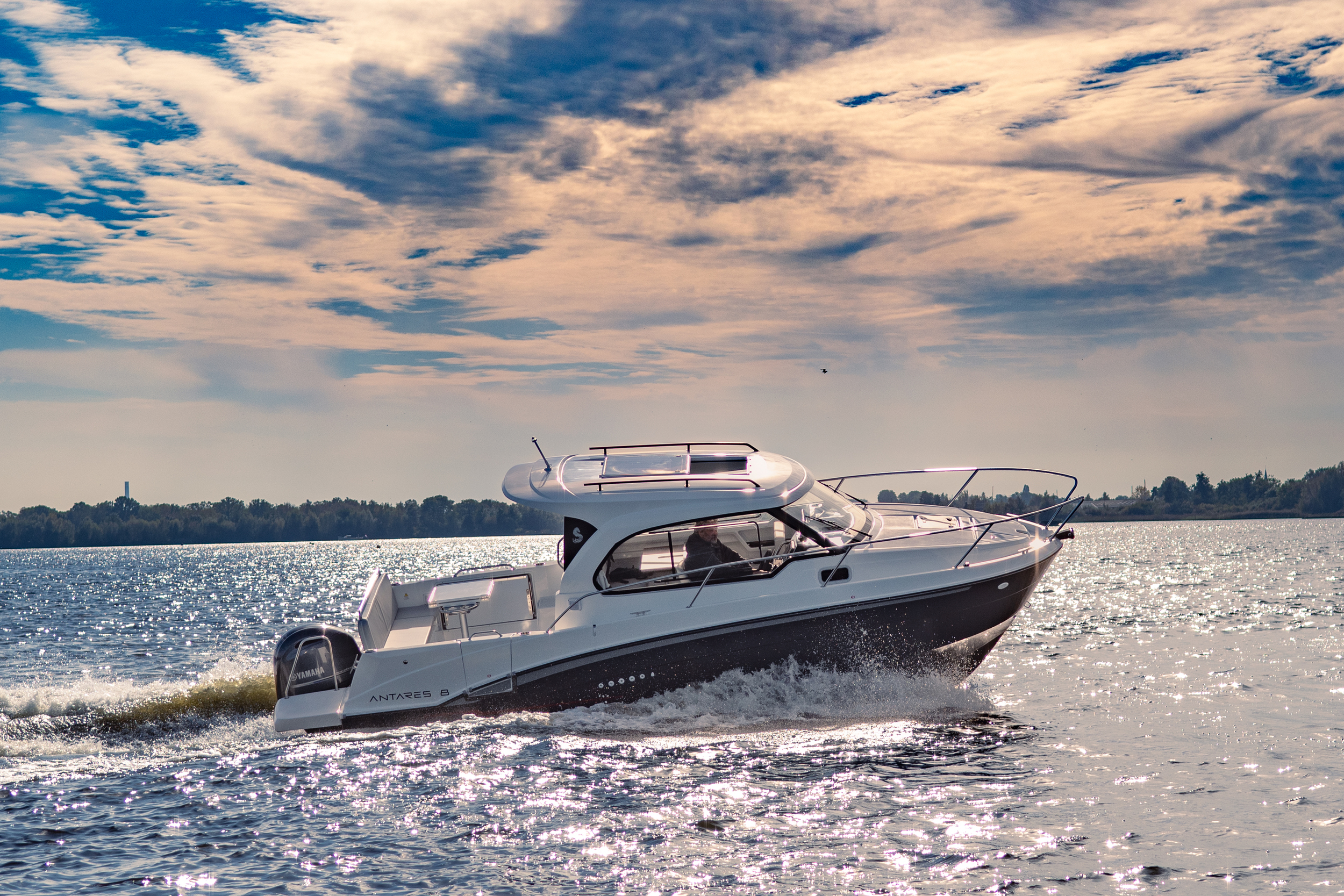 Beneteau Antares 8