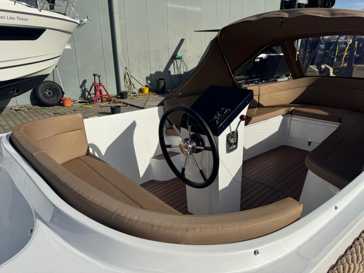 Maxima 550 volledig vaarklaar!