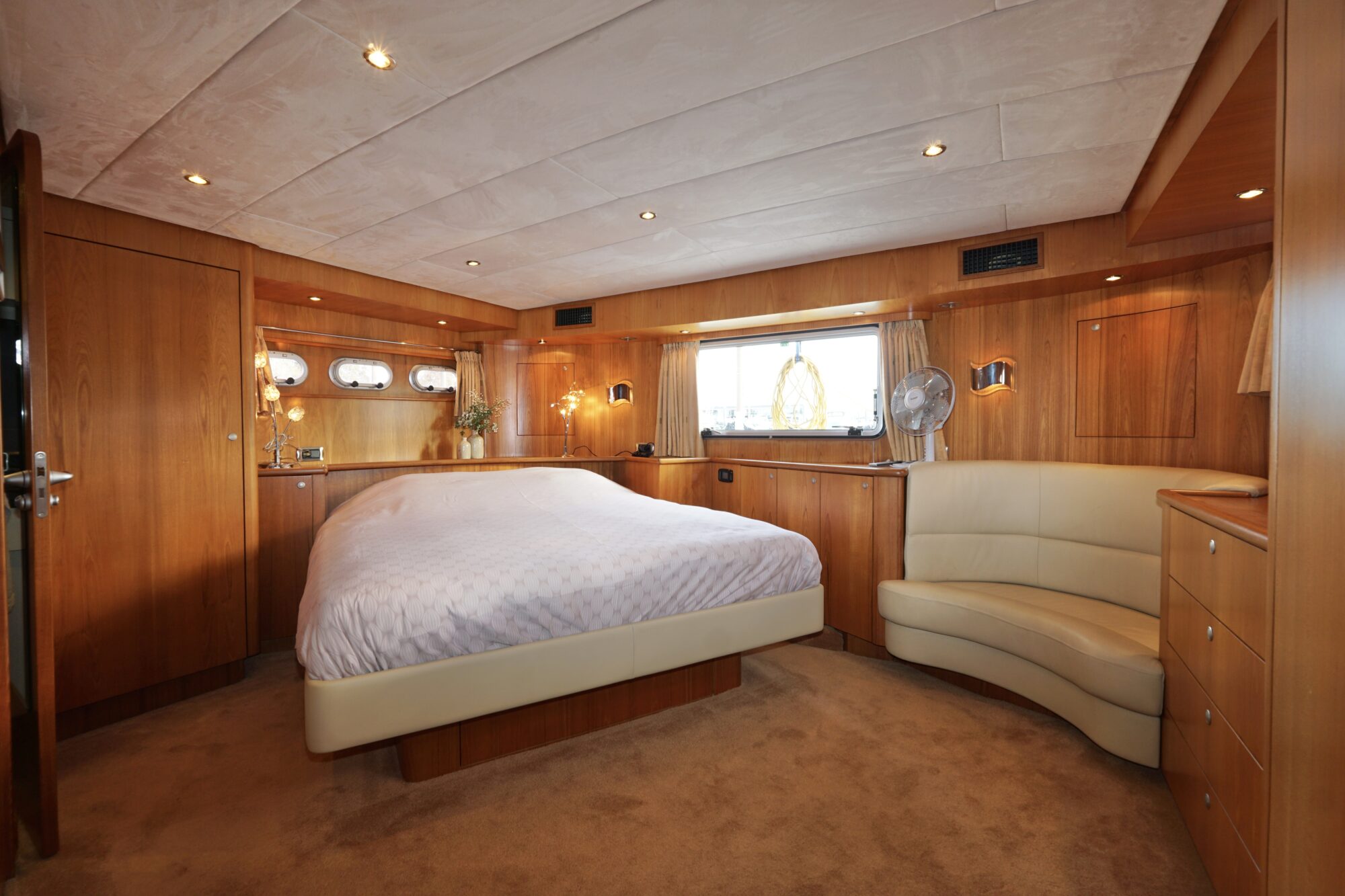 Van den Hoven Exclusive 18.00 VS