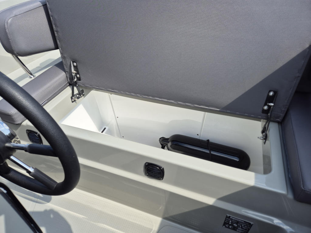Topcraft 627 Tender